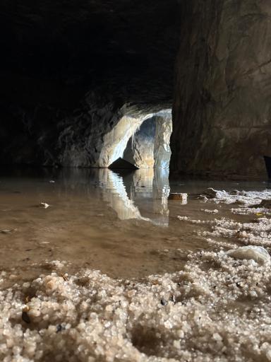 عکس غار نمکی گرمسار