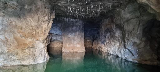 عکس غار نمکی گرمسار