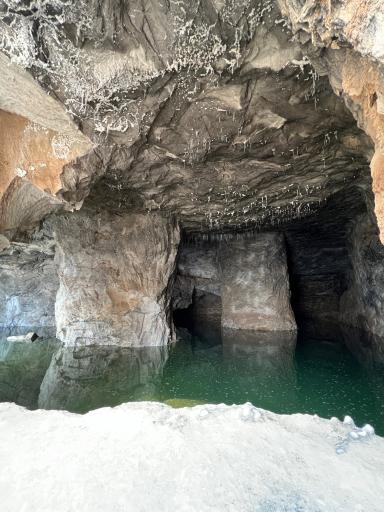 عکس غار نمکی گرمسار