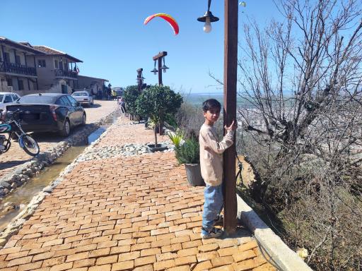 عکس بام گلوگاه (اردیبهشت)