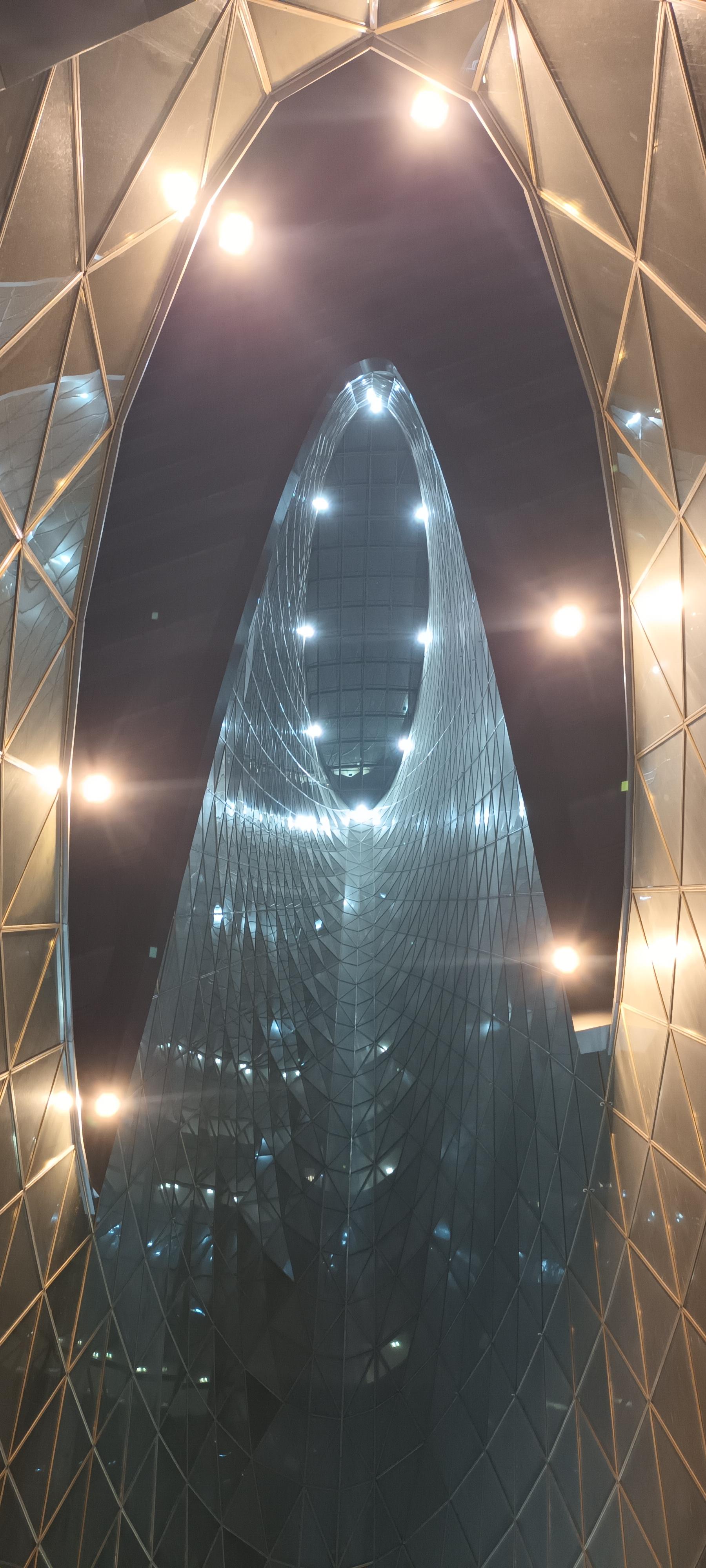 عکس برج بین المللی تجاری مسکونی 