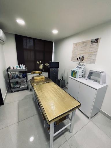 عکس کلینیک زیبایی به سیما