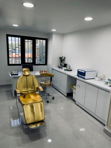 عکس کلینیک زیبایی به سیما