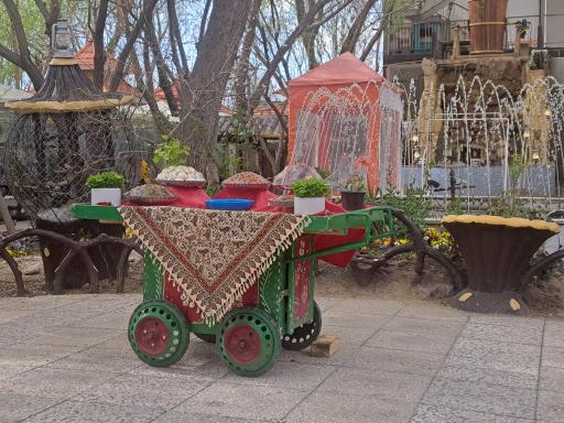 عکس مجموعه گردشگری و باغ و سفره خانه سنتی بهشت مادر