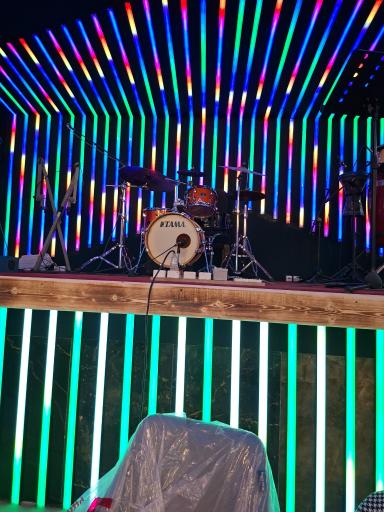 عکس کافه رستوران هنرمندان