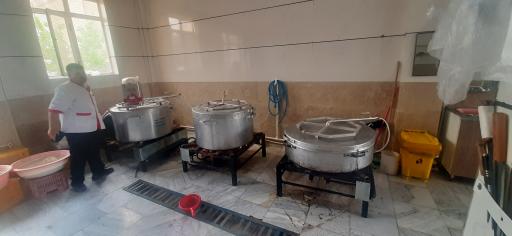 عکس آشپزخانه و غذای آماده آرموت