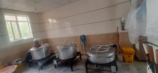 عکس آشپزخانه و غذای آماده آرموت