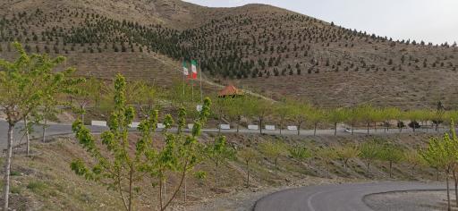 عکس پارکینگ قله لتمال، کن، آسیاب باد