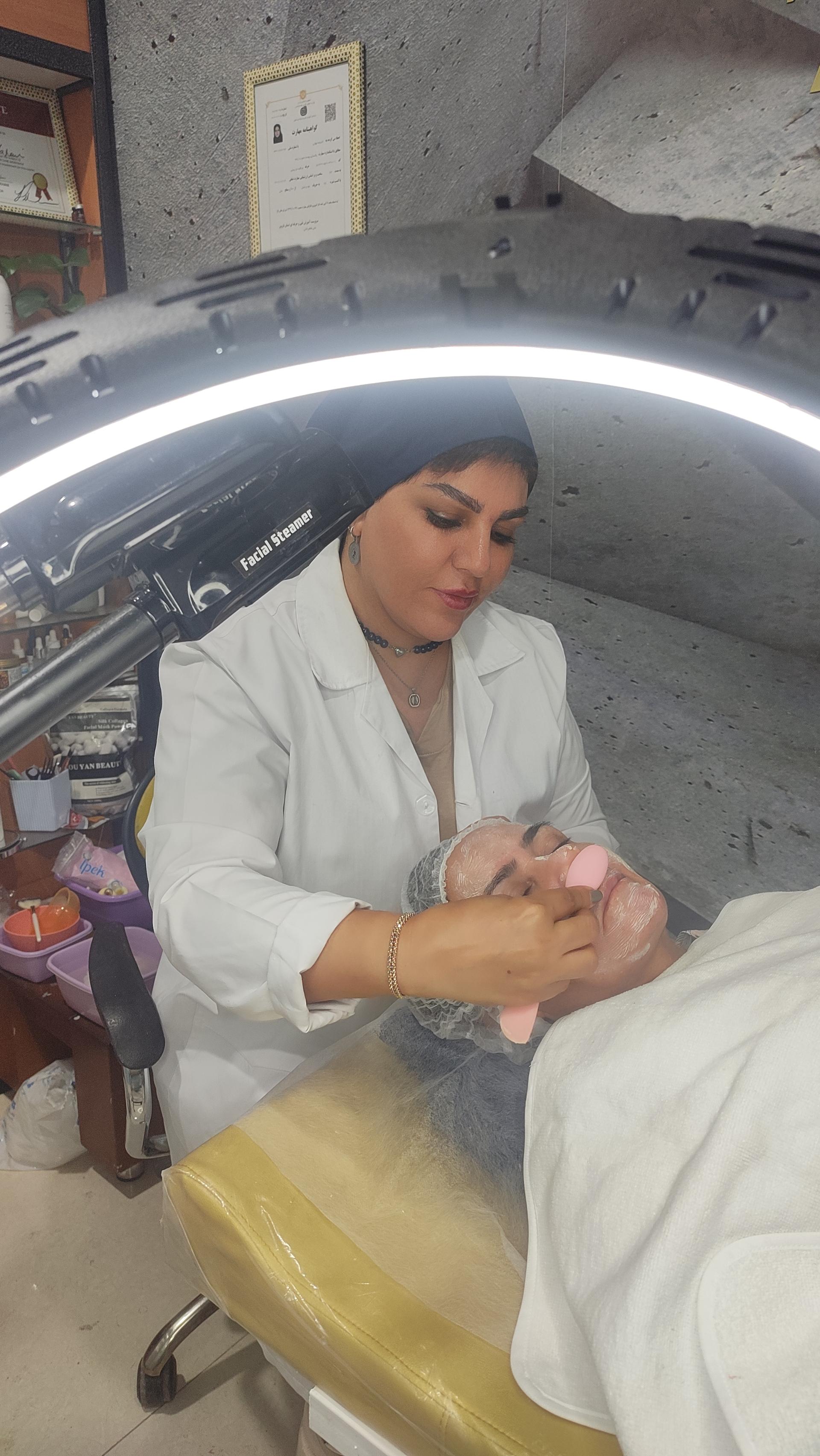 عکس پاکسازی پوست خاطره 