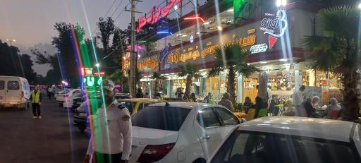 عکس شیرینی و بستنی خوشمزه آوازه