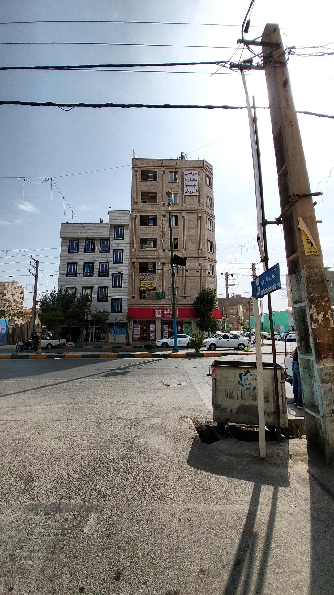 عکس دفتر مرکزی معمارانه