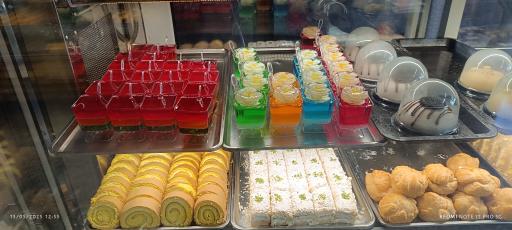 شیرینی سرای ماه نوش