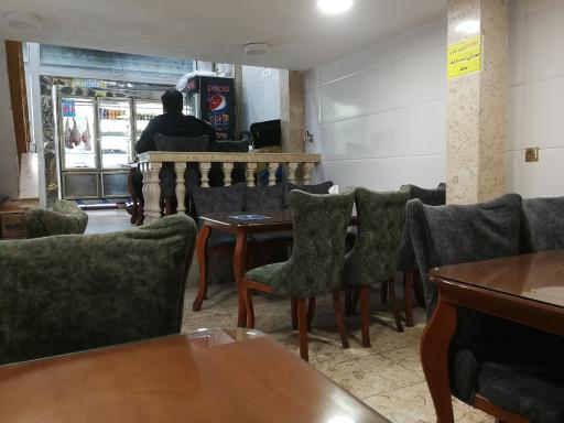 عکس کباب سرای حاج سیامک و پسران