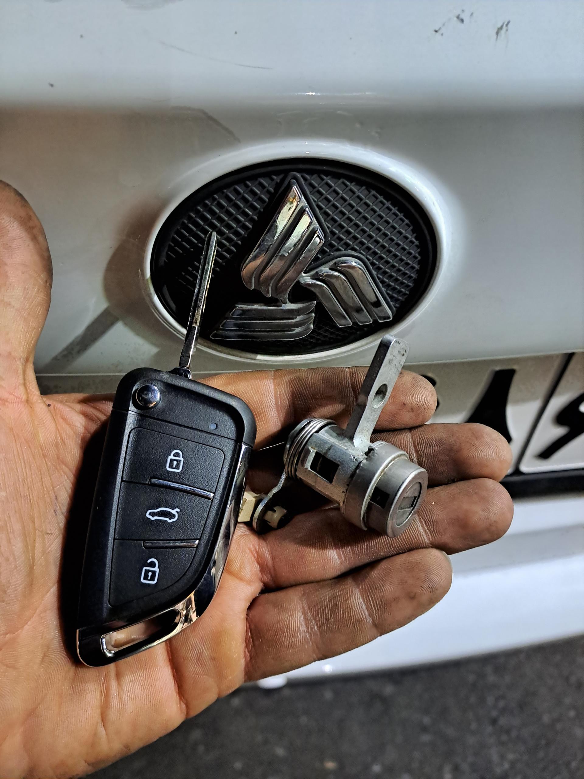 عکس کلید سازی شبانه روزی کمیل