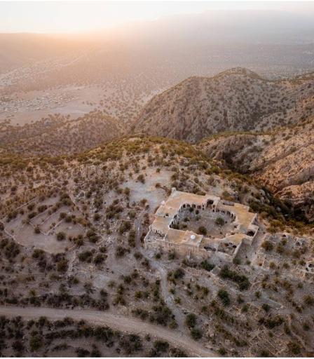 عکس کاروانسرای میان کتل