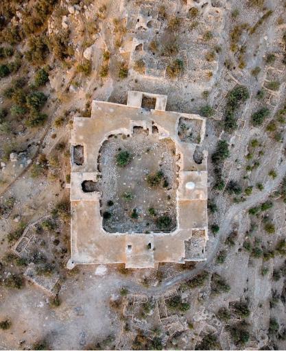 عکس کاروانسرای میان کتل