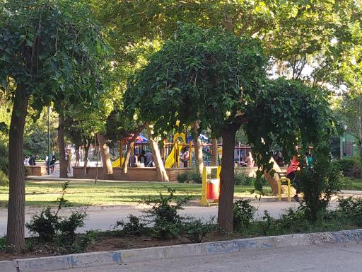 عکس زمین بازی کودکان پارک گلستان