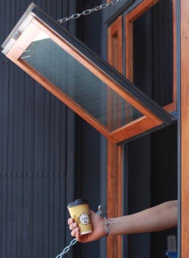 عکس کافه کی آر بی شعبه مفتح