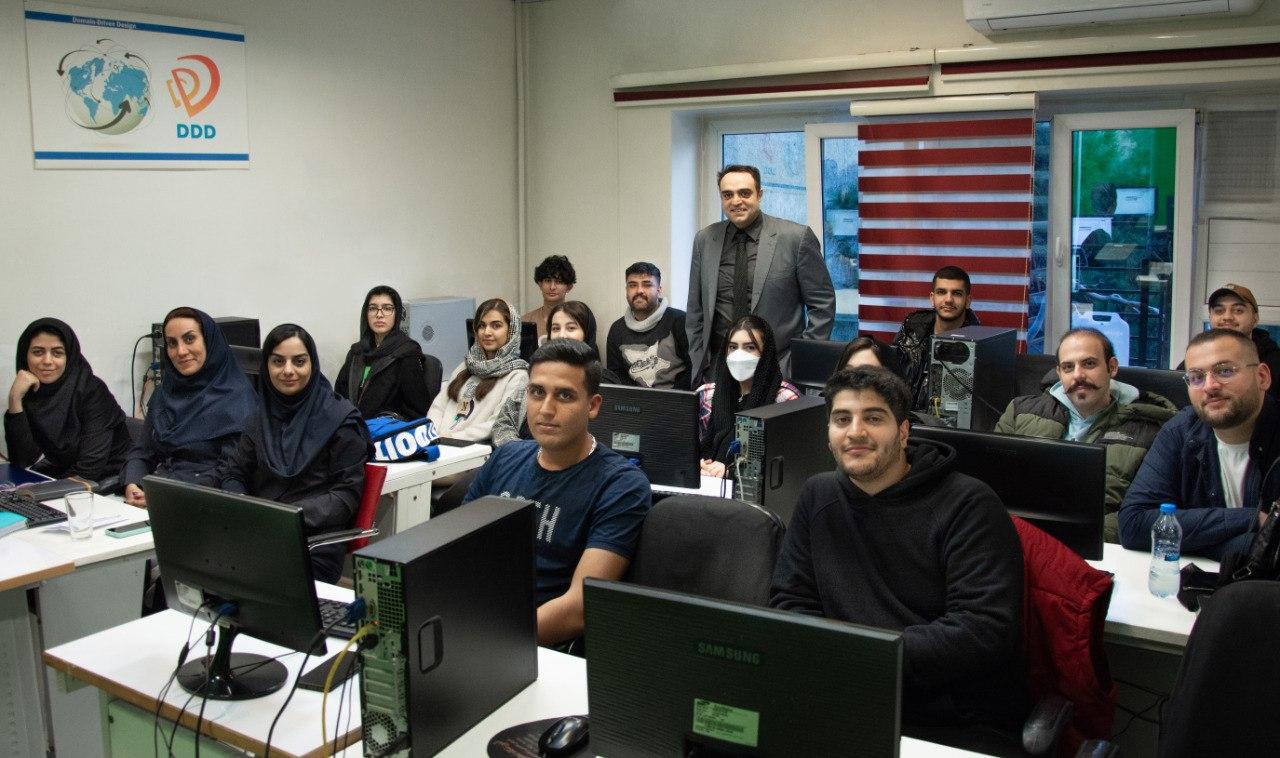 عکس آموزشگاه تحلیل داده ها شعبه کاج