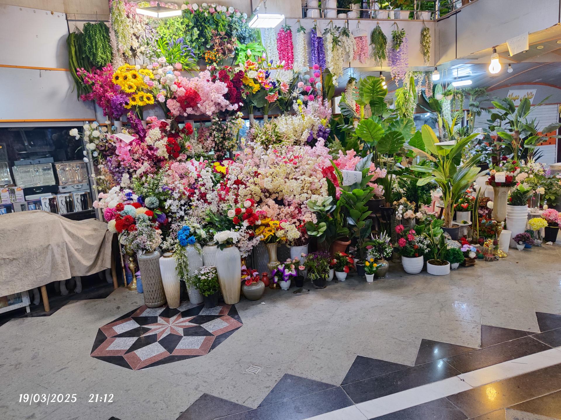 عکس گل مصنوعی عمرانی 