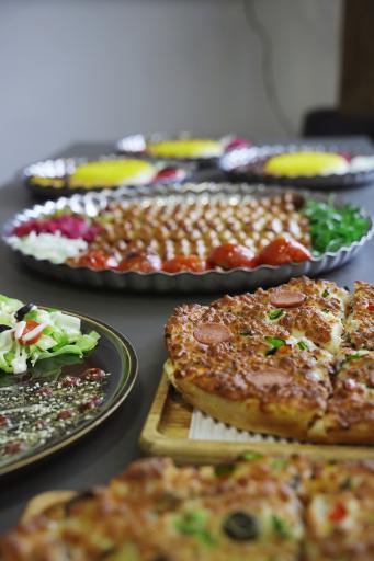 عکس رستوران و شله سرریز آق مجتبی