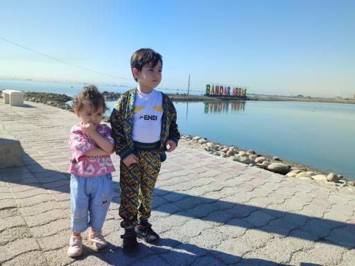 عکس ساحل نیم دایره