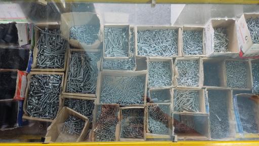 عکس فروشگاه بلبرینگ تسمه پیچ و مهره خسروی