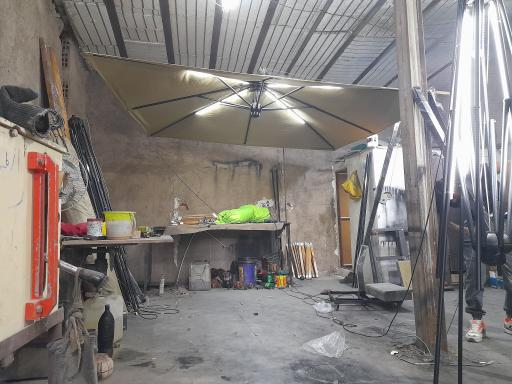 عکس تولیدی چتر و سایبان رویال