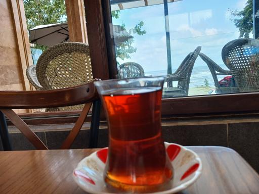 عکس رستوران ساحلی آفتابگردان 