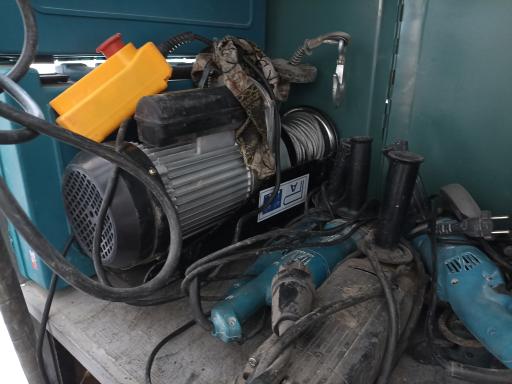 عکس تعمیرات و اجاره ابزار غلامی