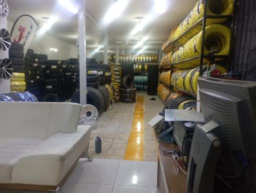 عکس رینگ و لاستیک ناجی