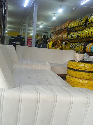 عکس رینگ و لاستیک ناجی