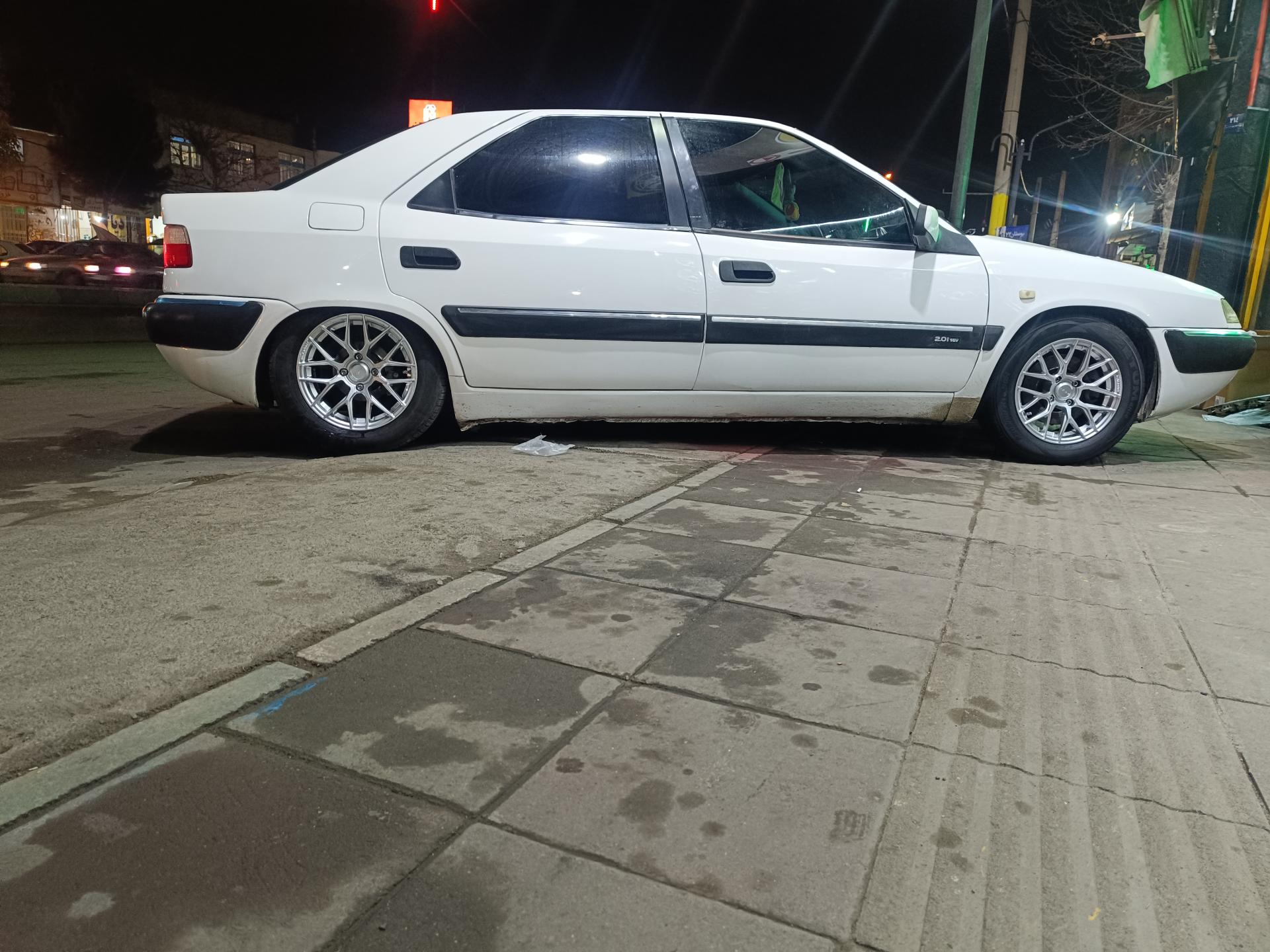 عکس رینگ و لاستیک ناجی