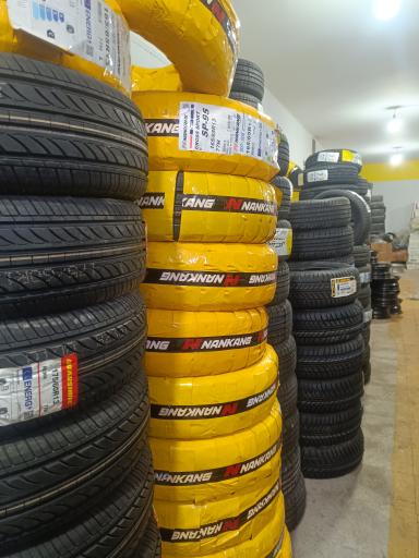 عکس رینگ و لاستیک ناجی