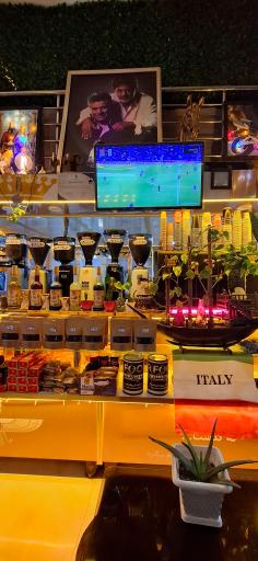 عکس کافه آپادانا