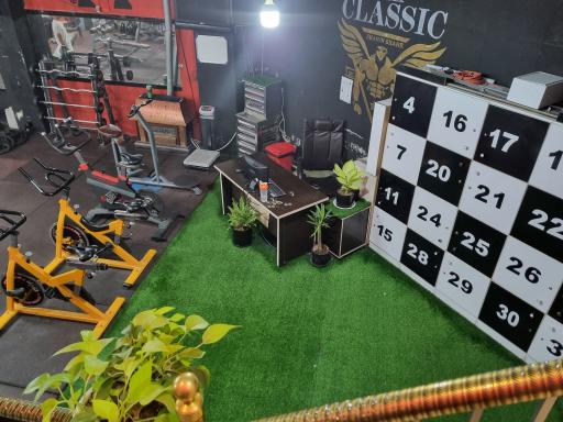 عکس باشگاه‌ بدنسازی کلاسیک 