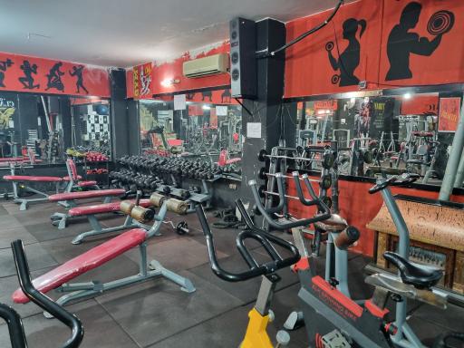 باشگاه‌ بدنسازی کلاسیک 