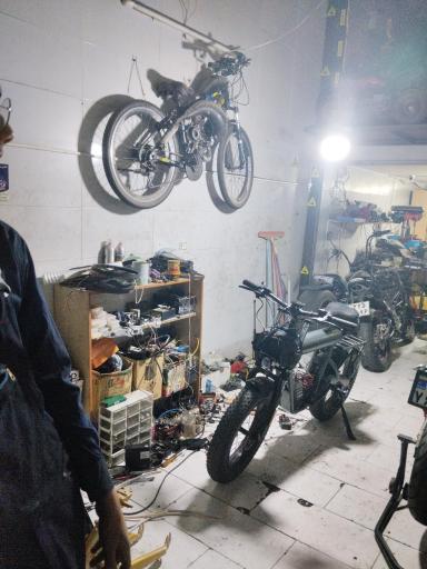 تعمیرگاه موتور سیکلت برقی و بنزینی