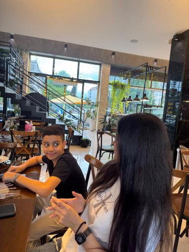 عکس رستوران ساحلی آفتابگردان 