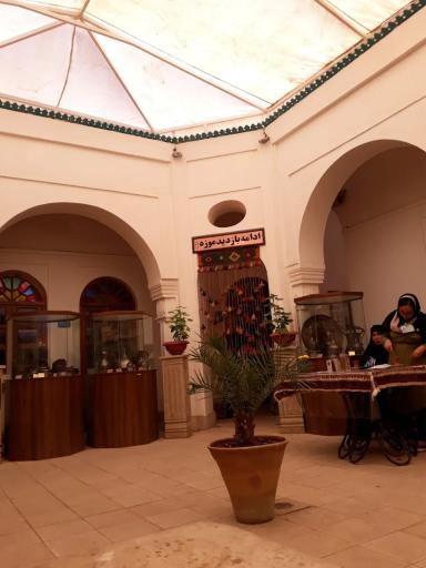 عکس کاروانسرای وکیل