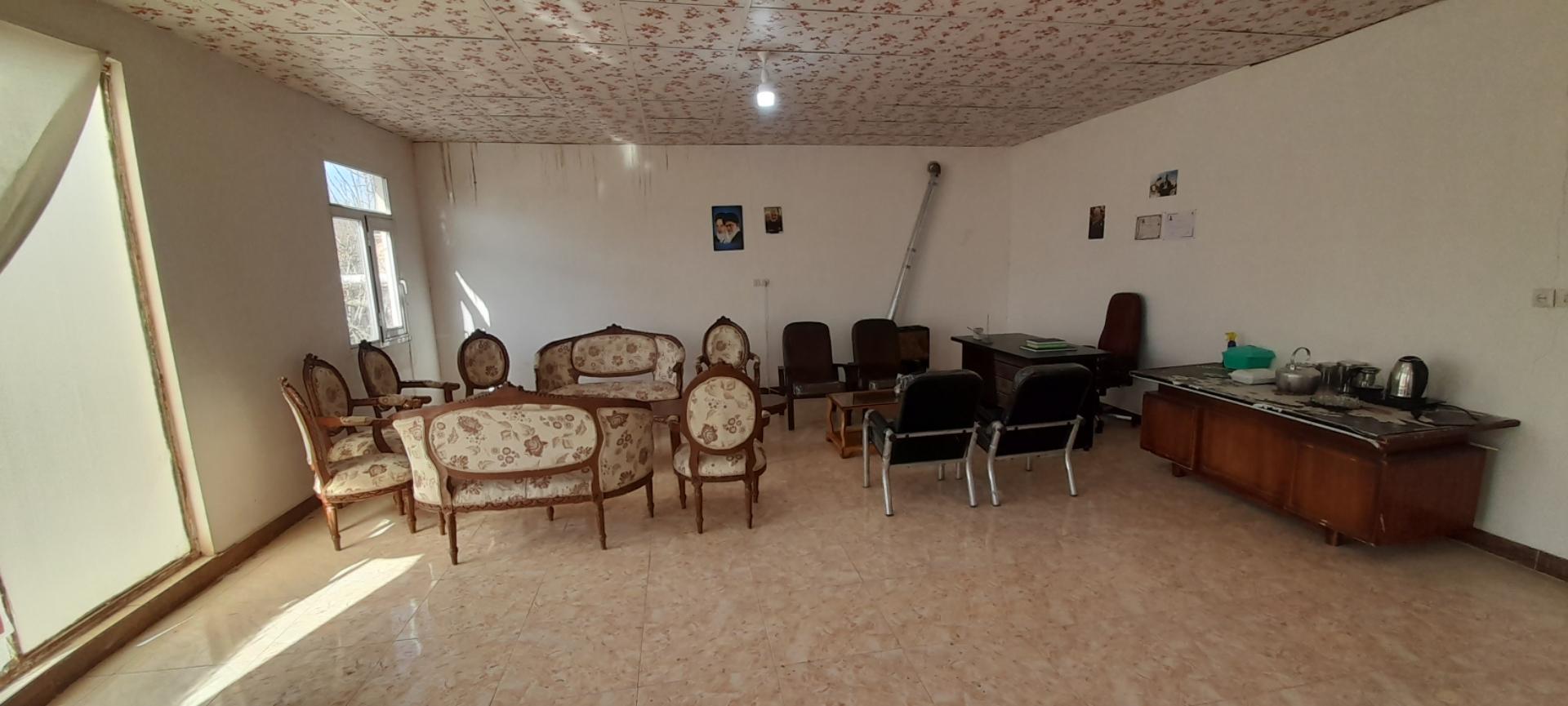 عکس مشاورین املاک سرسبز شرا