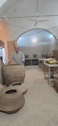 عکس کارگاه تولیدی میراث خاک و اتش