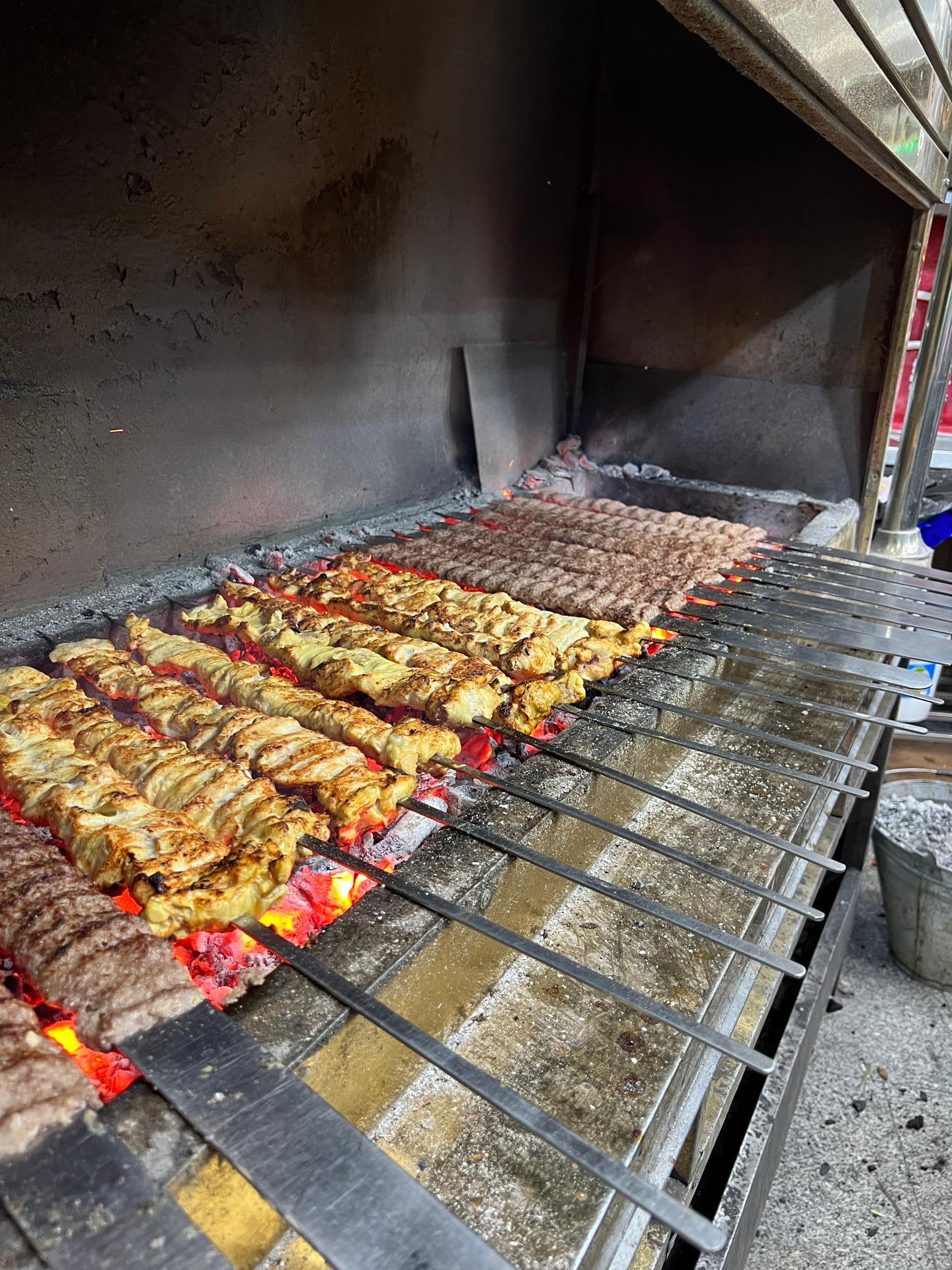 عکس کباب ساطوری عمو حبیب