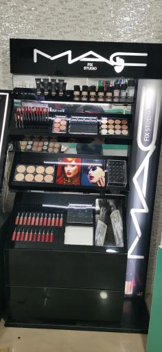 عکس آرایشی و بهداشتی دیاکو (ماکیاژ)