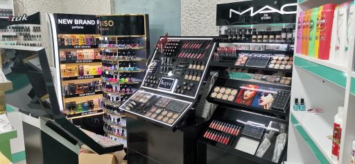 عکس آرایشی و بهداشتی دیاکو (ماکیاژ)