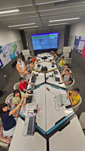 عکس آکادمی بین المللی سما آریا نیک