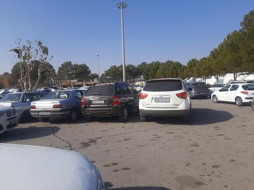 عکس محوطه پارکینگ فرودگاه