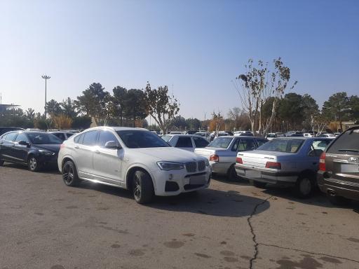 عکس محوطه پارکینگ فرودگاه