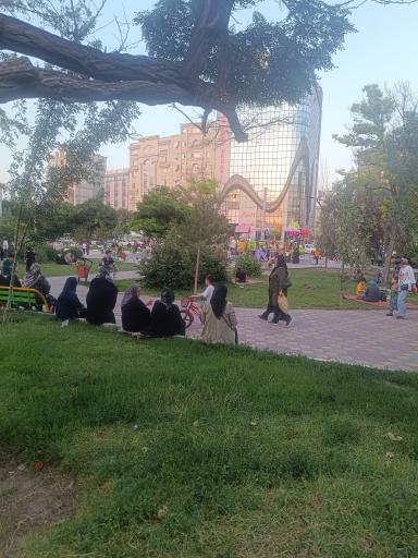 عکس بوستان حافظ