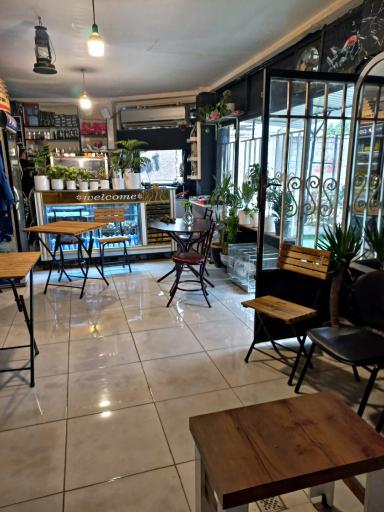 کافه ویکتوری